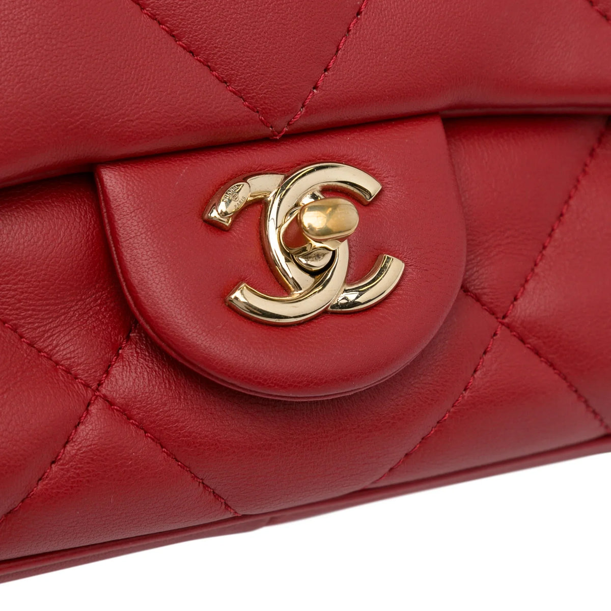 Lambskin Leather Authenticated (Good) Carry Unisex Red Small Easy Satchel Bag Pre-Owned Flap