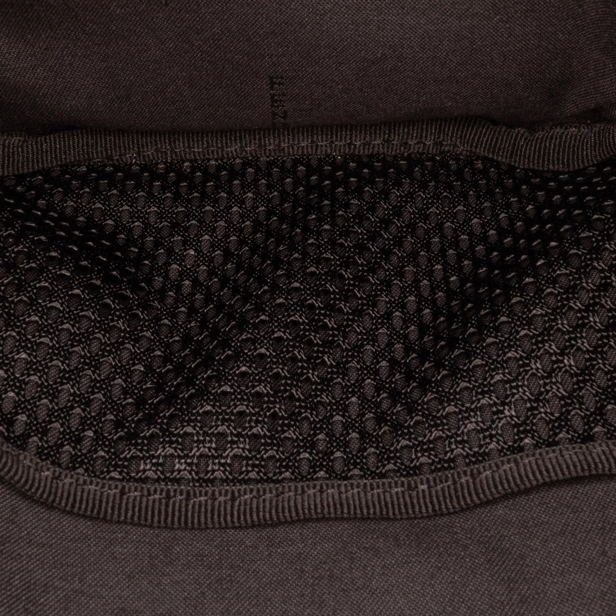 Black FF Belt Grace Pre-Owned Unisex Pocket Fabric Fendi Bag Authenticated Neoprene (Good) Vitello Knit Perforated