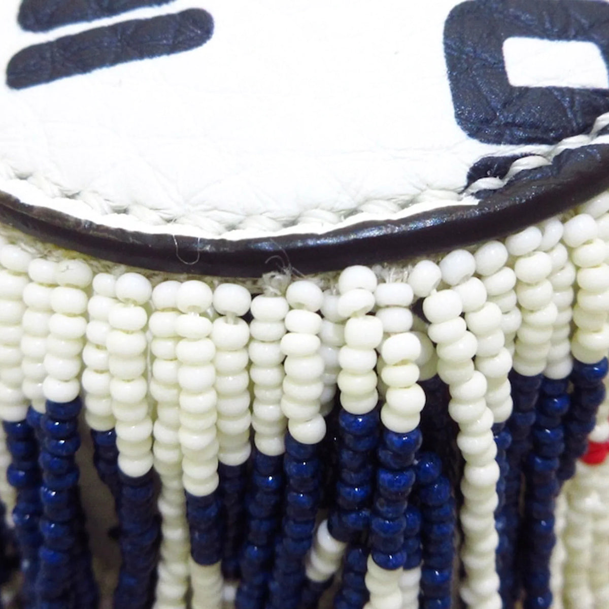Shoulder Baguette Unisex White Authenticated Fila Calf Bag (Good) Leather Mania Fendi Pre-Owned Beaded