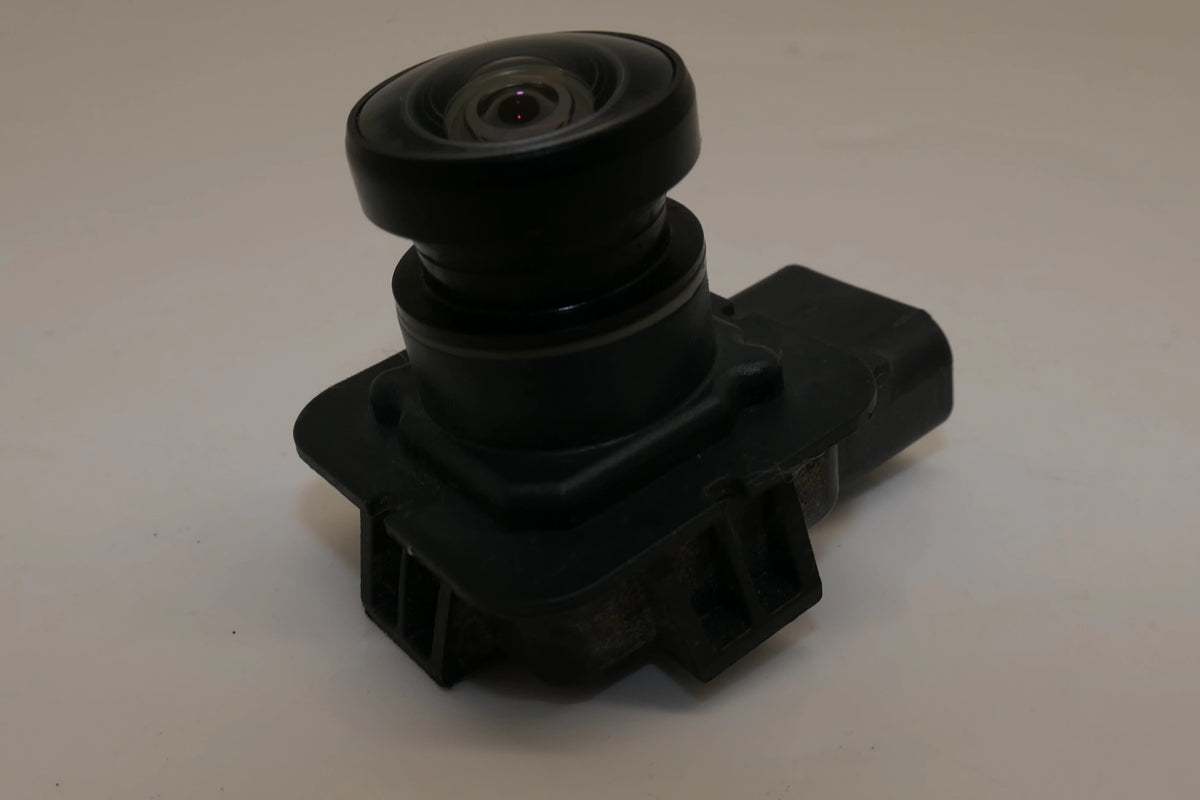 Up (Good) Pre-Owned Back 2018-2020 OEM View Fusion Rear Camera