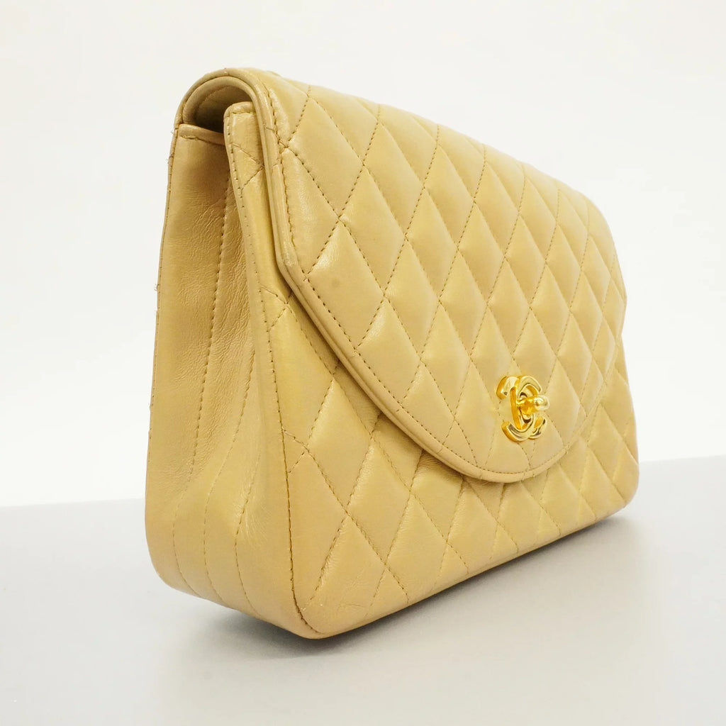Used Beige Shoulder Single Authenticated Women's Bag Matelasse Leather Auth Chain