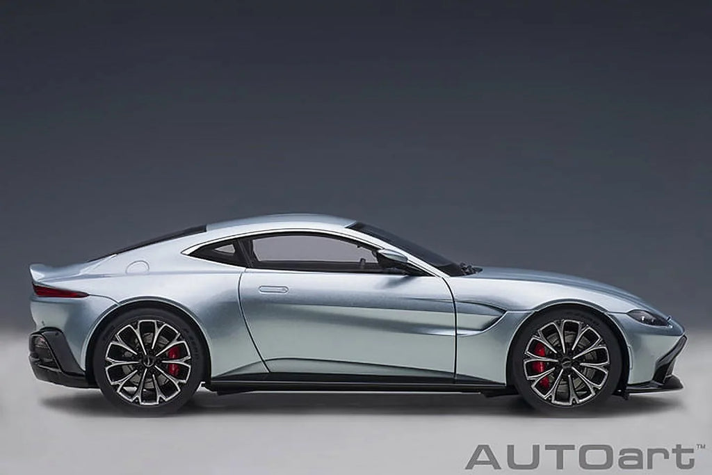 Scale Silver in Vantage AUTOart by Aston 1:18 2019 in Martin