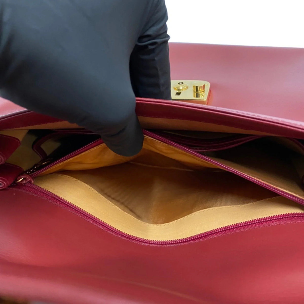 Ladylock Pre-Owned Genuine Red Calf Vintage Leather Bag Tote Handbag Old (Good) Mini
