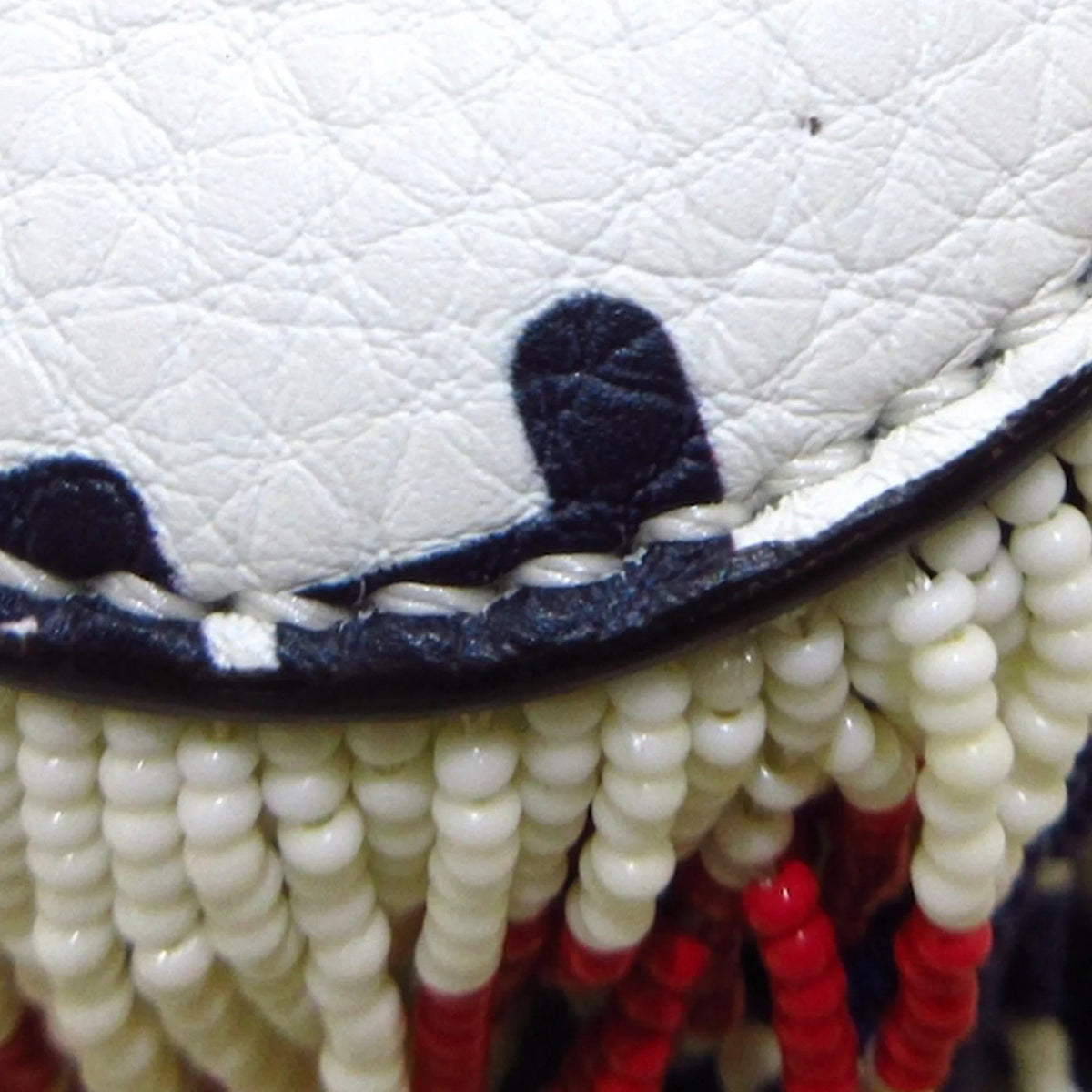 Shoulder Baguette Unisex White Authenticated Fila Calf Bag (Good) Leather Mania Fendi Pre-Owned Beaded