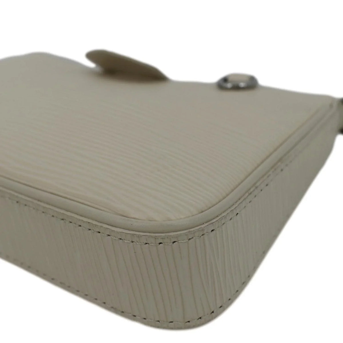 On Shoulder Easy Epi Pre-owned Pouch Strap Bag Cream Leather