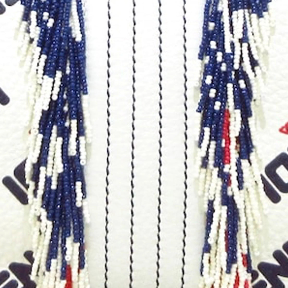 Shoulder Baguette Unisex White Authenticated Fila Calf Bag (Good) Leather Mania Fendi Pre-Owned Beaded