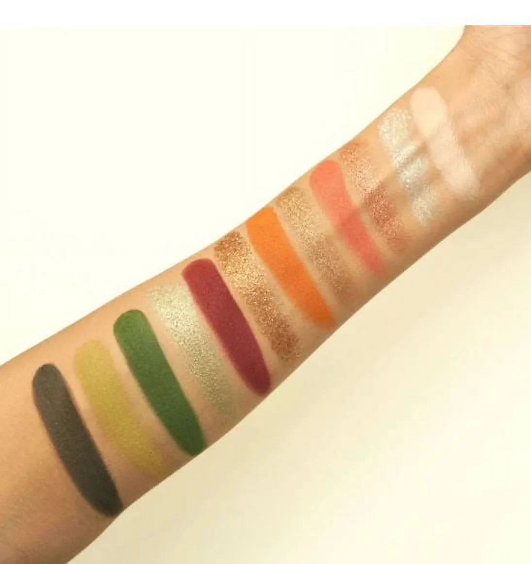 BEAUTY Kara TRAVELER] TALK * Palette [TIME Shadow LA Beauty *