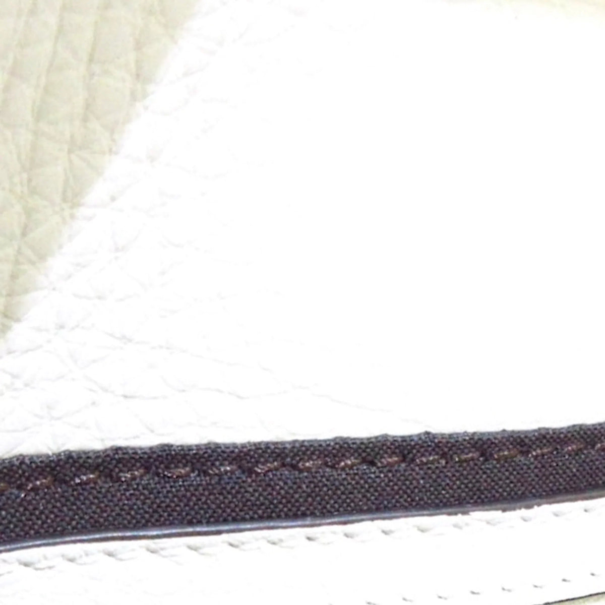 Shoulder Baguette Unisex White Authenticated Fila Calf Bag (Good) Leather Mania Fendi Pre-Owned Beaded
