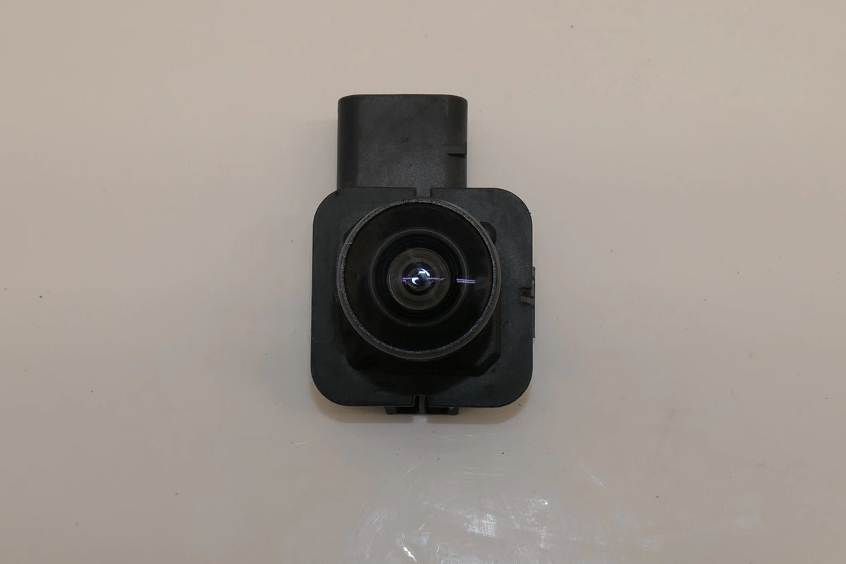 Up (Good) Pre-Owned Back 2018-2020 OEM View Fusion Rear Camera