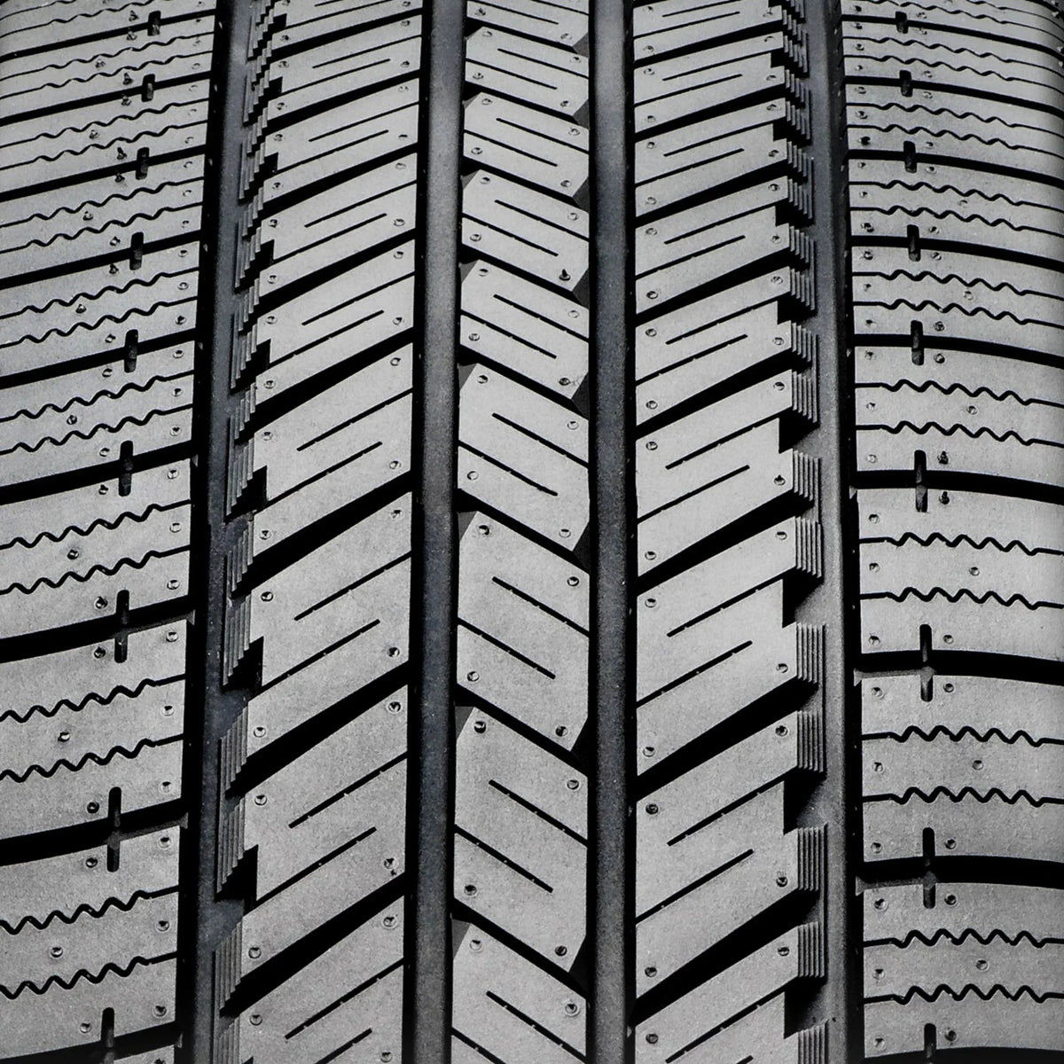 Season Light HT01 235/70R16 BlackHawk Tire Hiscend-H 106T All Truck