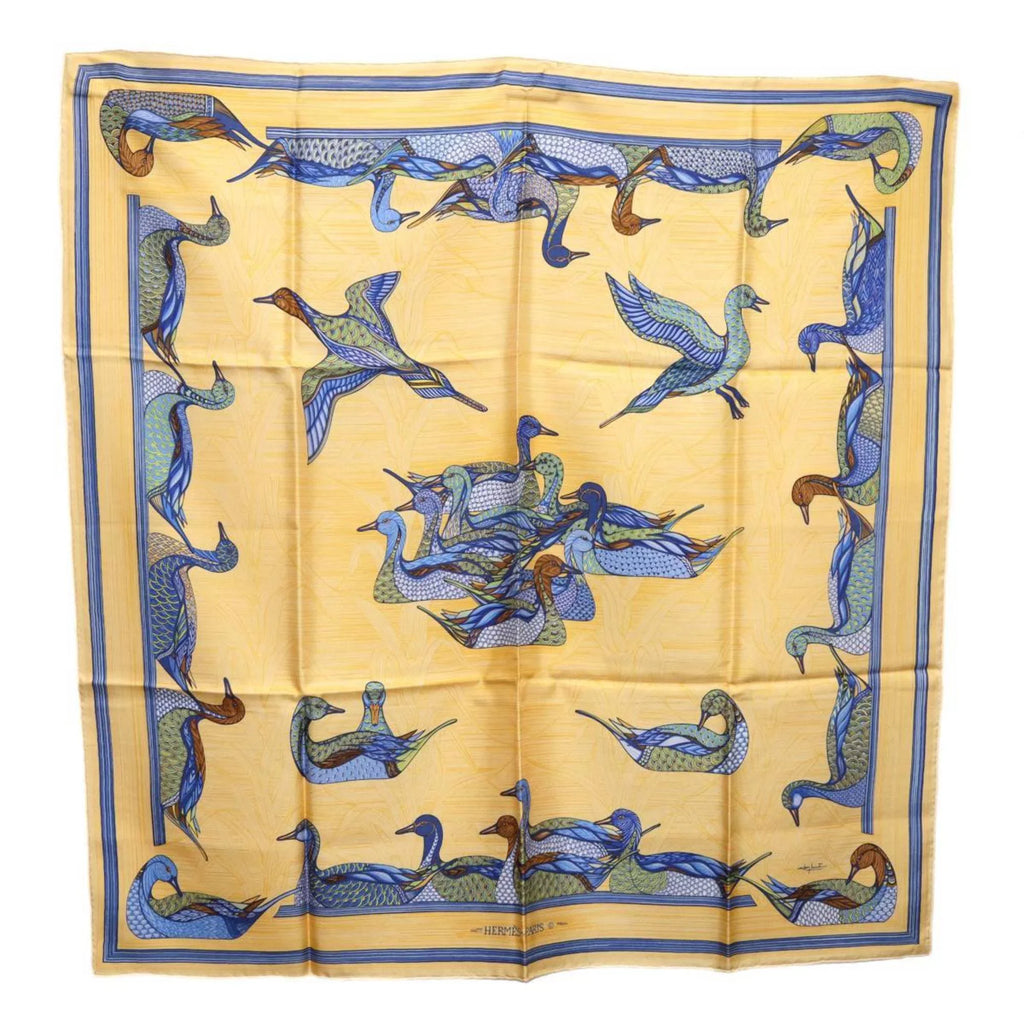 Pre-Owned Hermes / scarf HERMES duck (Good) pond muffler silk Carre 100% 90